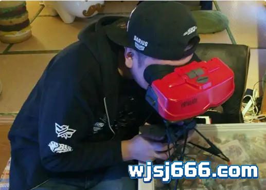 图片[2]-1995年任天堂发售了一台会让你失明的游戏机：3DS的前身Virtual Boy-无羁世界